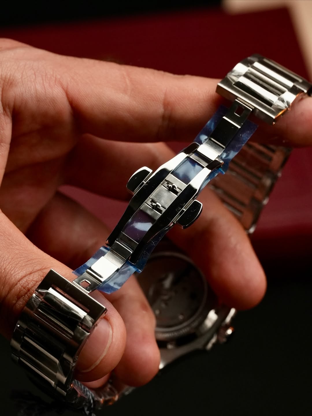 Blue dial, silver chain